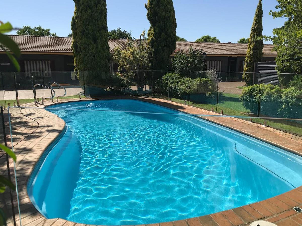 Country Apartments Dubbo Bagian luar foto